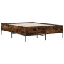 Estructura cama madera ingeniería metal roble ahumado 135x190cm de vidaXL, Camas y somieres - Ref: Foro24-3279814, Precio: 14...