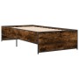Estructura cama madera ingeniería metal roble ahumado 90x190 cm de vidaXL, Camas y somieres - Ref: Foro24-845248, Precio: 73,...