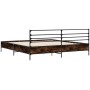 Estructura cama madera ingeniería metal roble ahumado 200x200cm de vidaXL, Camas y somieres - Ref: Foro24-3280064, Precio: 15...