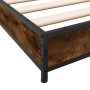 Estructura cama madera ingeniería metal roble ahumado 150x200cm de vidaXL, Camas y somieres - Ref: Foro24-845143, Precio: 104...