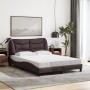 Cama con colchón tela marrón oscuro 120x200 cm de vidaXL, Camas y somieres - Ref: Foro24-3208523, Precio: 368,32 €, Descuento: %