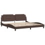 Estructura cama con luces LED cuero sintético marrón 200x200 cm de , Camas y somieres - Ref: Foro24-3214133, Precio: 212,25 €...