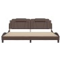 Estructura cama con luces LED cuero sintético marrón 200x200 cm de , Camas y somieres - Ref: Foro24-3214045, Precio: 221,25 €...