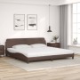 Cama con colchón cuero sintético marrón 200x200 cm de , Camas y somieres - Ref: Foro24-3208479, Precio: 418,84 €, Descuento: %