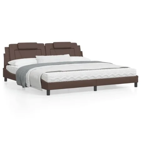 Bettgestell mit Kopfteil aus braunem Kunstleder, 200 x 200 cm von , Betten und Lattenroste - Ref: Foro24-3208119, Preis: 213,...
