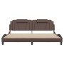 Estructura de cama cabecero cuero sintético marrón 200x200 cm de , Camas y somieres - Ref: Foro24-3208119, Precio: 213,41 €, ...