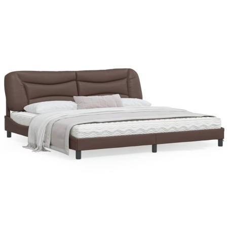 Estructura de cama cabecero cuero sintético marrón 200x200 cm de , Camas y somieres - Ref: Foro24-3208025, Precio: 241,71 €, ...