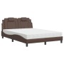 Cama con colchón cuero sintético marrón 140x200 cm de , Camas y somieres - Ref: Foro24-3208798, Precio: 426,31 €, Descuento: %