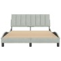 Estructura de cama con cabecero terciopelo gris claro 140x190cm de , Camas y somieres - Ref: Foro24-3207843, Precio: 201,08 €...