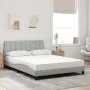 Cama con colchón terciopelo gris claro 140x190 cm de , Camas y somieres - Ref: Foro24-3208592, Precio: 390,38 €, Descuento: %