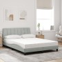 Cama con colchón terciopelo gris claro 140x190 cm de , Camas y somieres - Ref: Foro24-3208592, Precio: 397,59 €, Descuento: %
