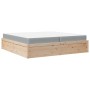 Cama con colchón madera maciza de pino 200x200 cm de , Camas y somieres - Ref: Foro24-3281922, Precio: 557,13 €, Descuento: %