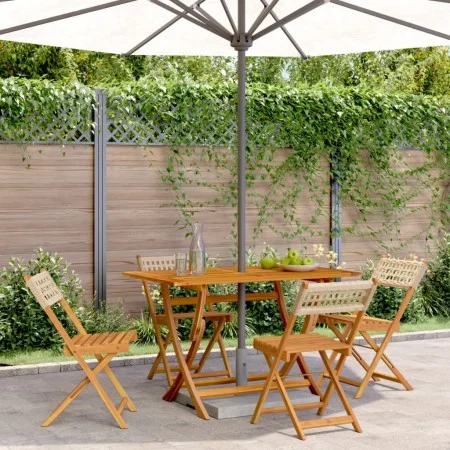 Sillas de jardín plegables 4 uds madera maciza y ratán PE beige de , Sillas de jardín - Ref: Foro24-3214598, Precio: 171,35 €...