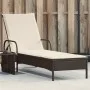 Liegestuhl mit Rädern und braunem Kunststoff-Rattankissen. von , Liegen - Ref: Foro24-368309, Preis: 171,41 €, Rabatt: %