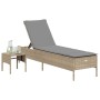 Tumbona con cojín y mesita ratán sintético beige de , Tumbonas - Ref: Foro24-4002731, Precio: 172,17 €, Descuento: %