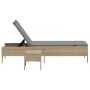 Tumbona con cojín y mesita ratán sintético beige de , Tumbonas - Ref: Foro24-4002731, Precio: 172,17 €, Descuento: %