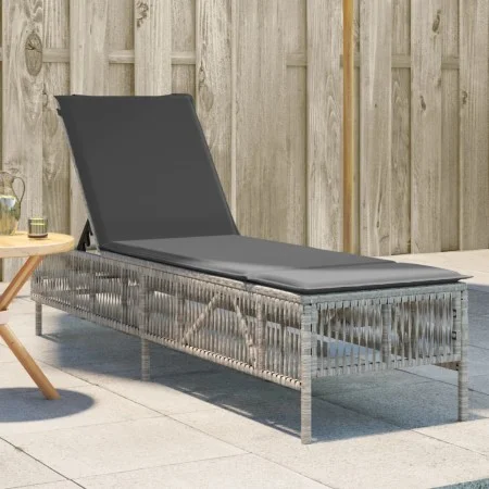 Tumbona con cojín ratán sintético gris claro de , Tumbonas - Ref: Foro24-4002742, Precio: 143,24 €, Descuento: %