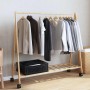 Perchero con estantes y ruedas 106x34x106,5 cm bambú de , Organizadores de vestidores y perchas de barra - Ref: Foro24-400890...