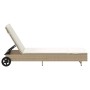 Tumbona con ruedas y cojín ratán sintético beige de , Tumbonas - Ref: Foro24-4104037, Precio: 159,77 €, Descuento: %