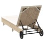 Tumbona con ruedas y cojín ratán sintético beige de , Tumbonas - Ref: Foro24-4104037, Precio: 159,77 €, Descuento: %