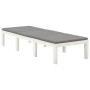 Tumbona con cojín plástico blanco de vidaXL, Tumbonas - Ref: Foro24-315828, Precio: 170,48 €, Descuento: %