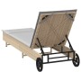 Tumbona con ruedas y cojín ratán sintético beige de , Tumbonas - Ref: Foro24-4104036, Precio: 156,70 €, Descuento: %