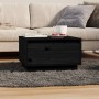 Mesa de centro de madera maciza de pino negro 55x56x32 cm de , Mesas de centro - Ref: Foro24-813409, Precio: 60,81 €, Descuen...