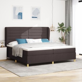 Cama con somier y colchón marrón oscuro 200x200 cm de tela de , Camas y somieres - Ref: Foro24-3340714, Precio: 714,59 €, Des...
