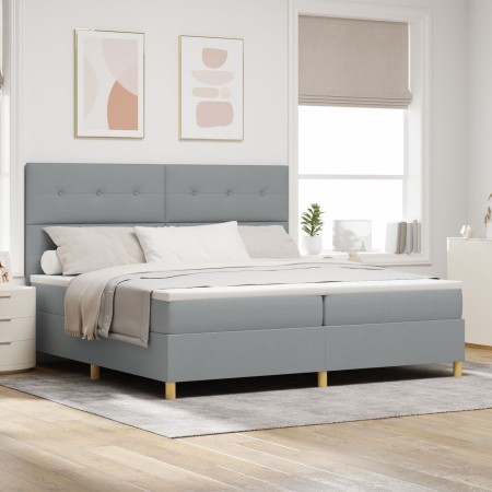 Estructura de Cama con Colchón Gris Claro Tela 200 x 200 cm de , Camas y somieres - Ref: Foro24-3343124, Precio: 678,63 €, De...