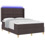 Cama con somier de y colchón & LED Marrón Oscuro 140x190 cm Tela de , Camas y somieres - Ref: Foro24-3343689, Precio: 530,83 ...