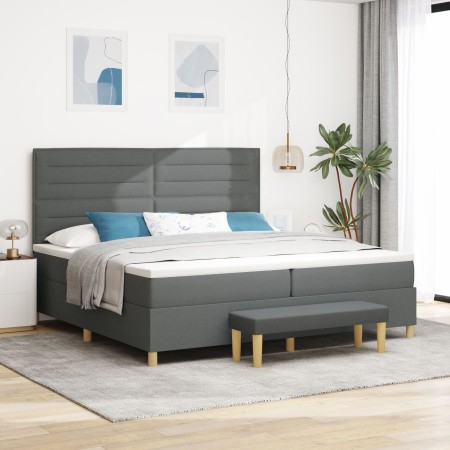Cama con somier con colchón y banco gris oscuro 200x200 cm de tela de , Camas y somieres - Ref: Foro24-3344248, Precio: 745,9...