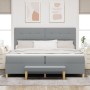 Cama con somier y colchón con banco gris claro 200x200 cm de tela de , Camas y somieres - Ref: Foro24-3344324, Precio: 758,09...
