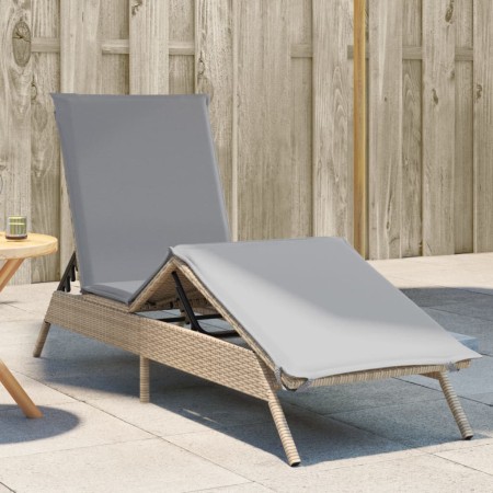 Tumbona con cojín ratán sintético beige en Tumbonas | Comprar online en Foru.es