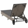 Tumbona con ruedas y cojín ratán sintético gris en Tumbonas | Comprar online en Foru.es