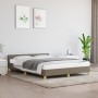 Estructura de cama con cabecero de tela gris taupe 140x200 cm de vidaXL, Camas y somieres - Ref: Foro24-347419, Precio: 122,6...