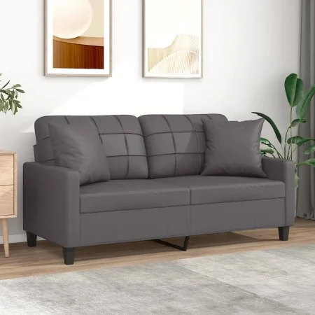 Sofá de 2 plazas con cojines cuero sintético gris 140 cm de , Sofás - Ref: Foro24-3200805, Precio: 194,86 €, Descuento: %